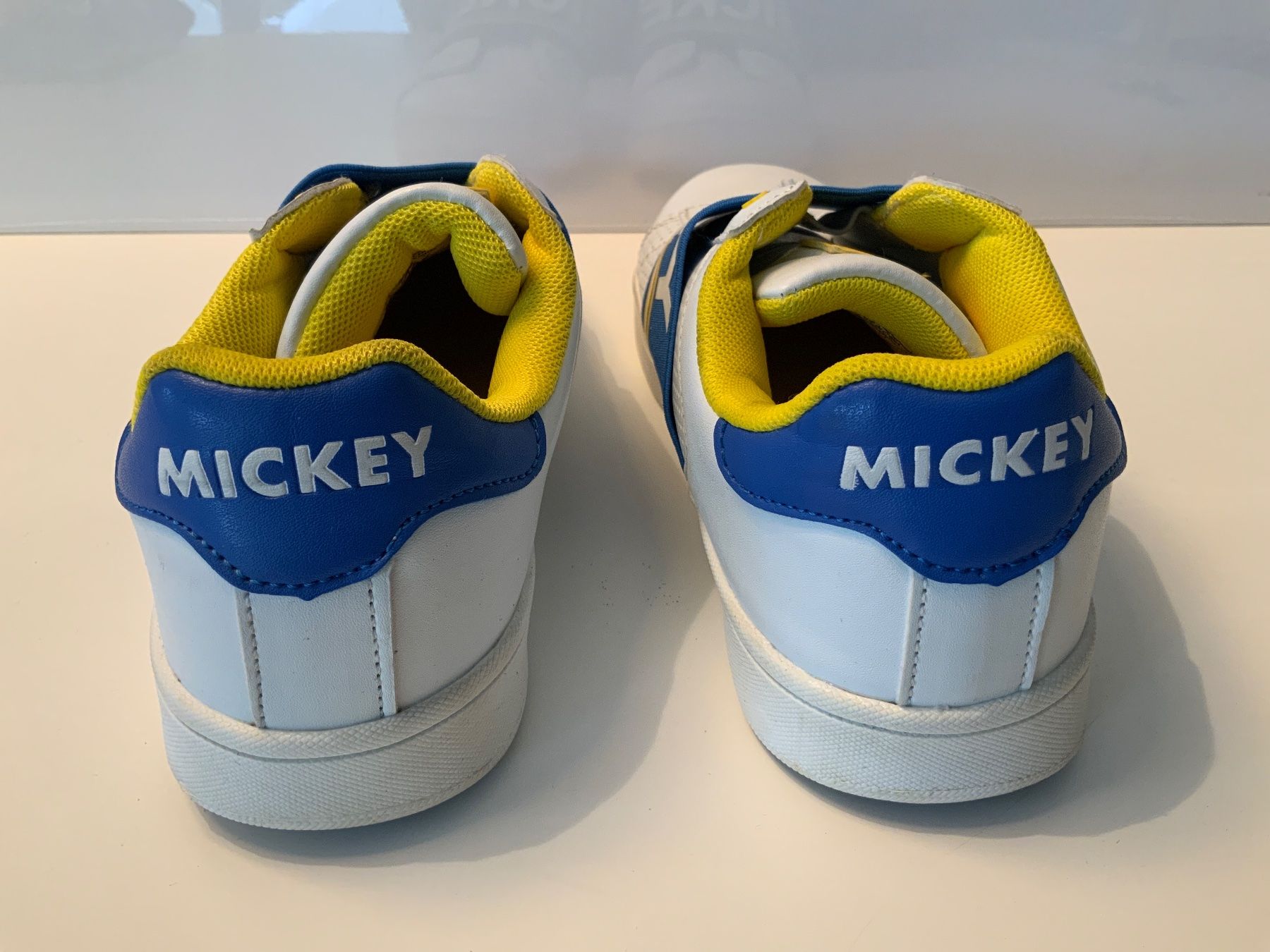 Scarpe per ragazzi: Sneaker, DISNEY, Unisex, Gr. 36, sehr COOL – Usato da Stäfa venduto da sit_6wzd 2