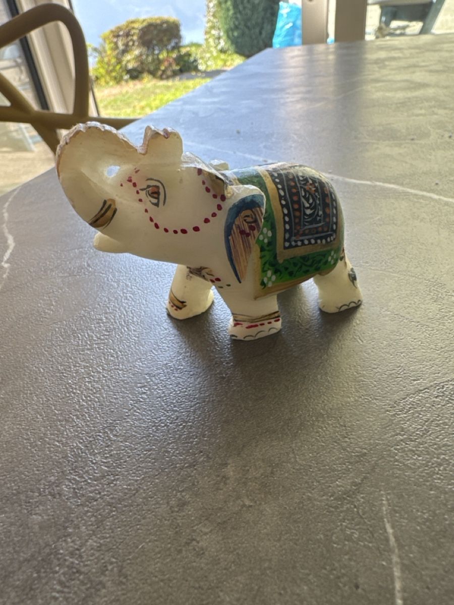 Statuette: Decorazione elegante 🐘 – Nuovo (secondo la descrizione) da Porza venduto da kaj_d5q7