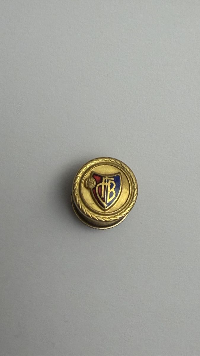Spille & Fermagli: FC Basel Anstecker / Revers Pin – Usato da Binningen venduto da Paradieshof