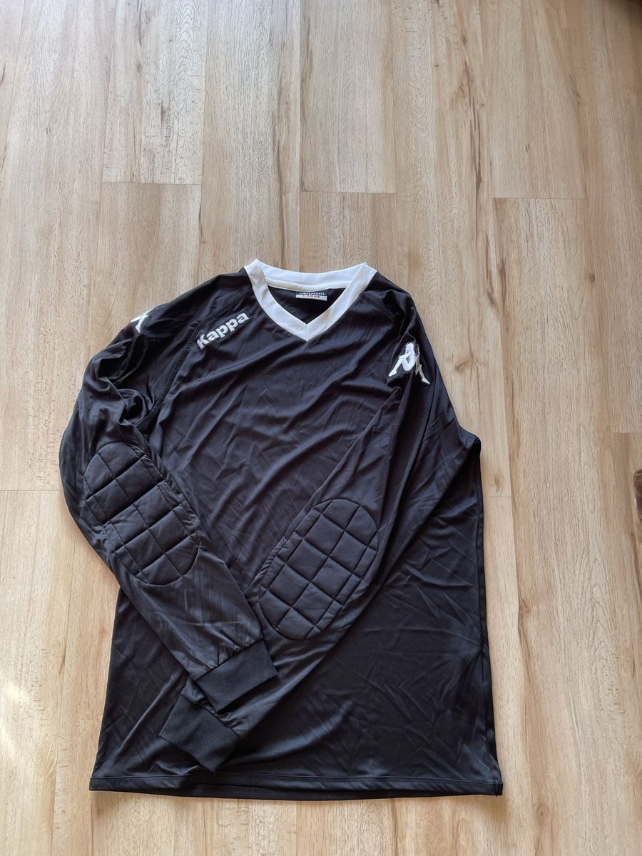Kappa Canottiere & Pantaloni: Maillot pull  Kappa noir avec protections Large comme neuf – Nuovo (secondo la descrizione) da Kloten venduto da Vermicelles