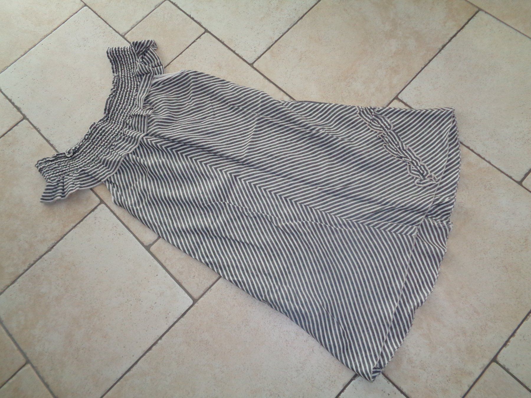 Vestiti: Kleid  tenax  Grösse 38/40 – Usato da Kreuzlingen venduto da Robi-2003 4
