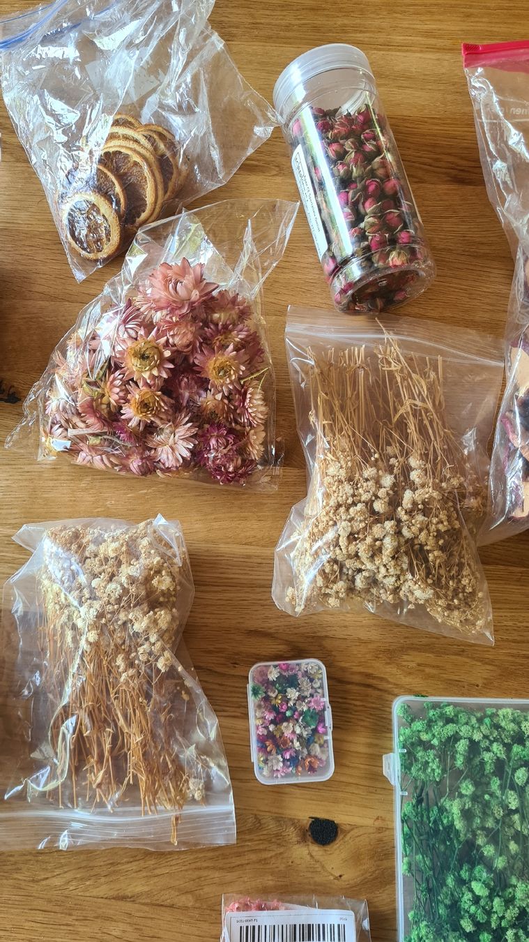 Tutte le decorazioni: lot de fleurs séchées  – Nuovo (secondo la descrizione) da Corbeyrier venduto da hel_t5mq 2