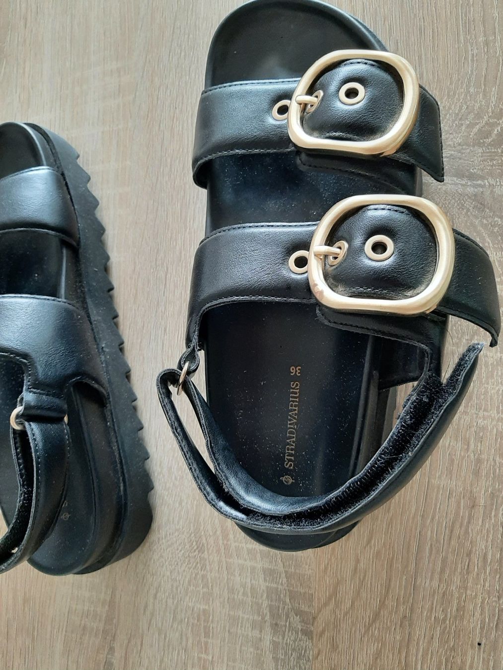 Stradivarius Scarpe da donna: Sandale schwarz Gr. 36 Stradivarius – Usato da Menziken venduto da Rien1 1