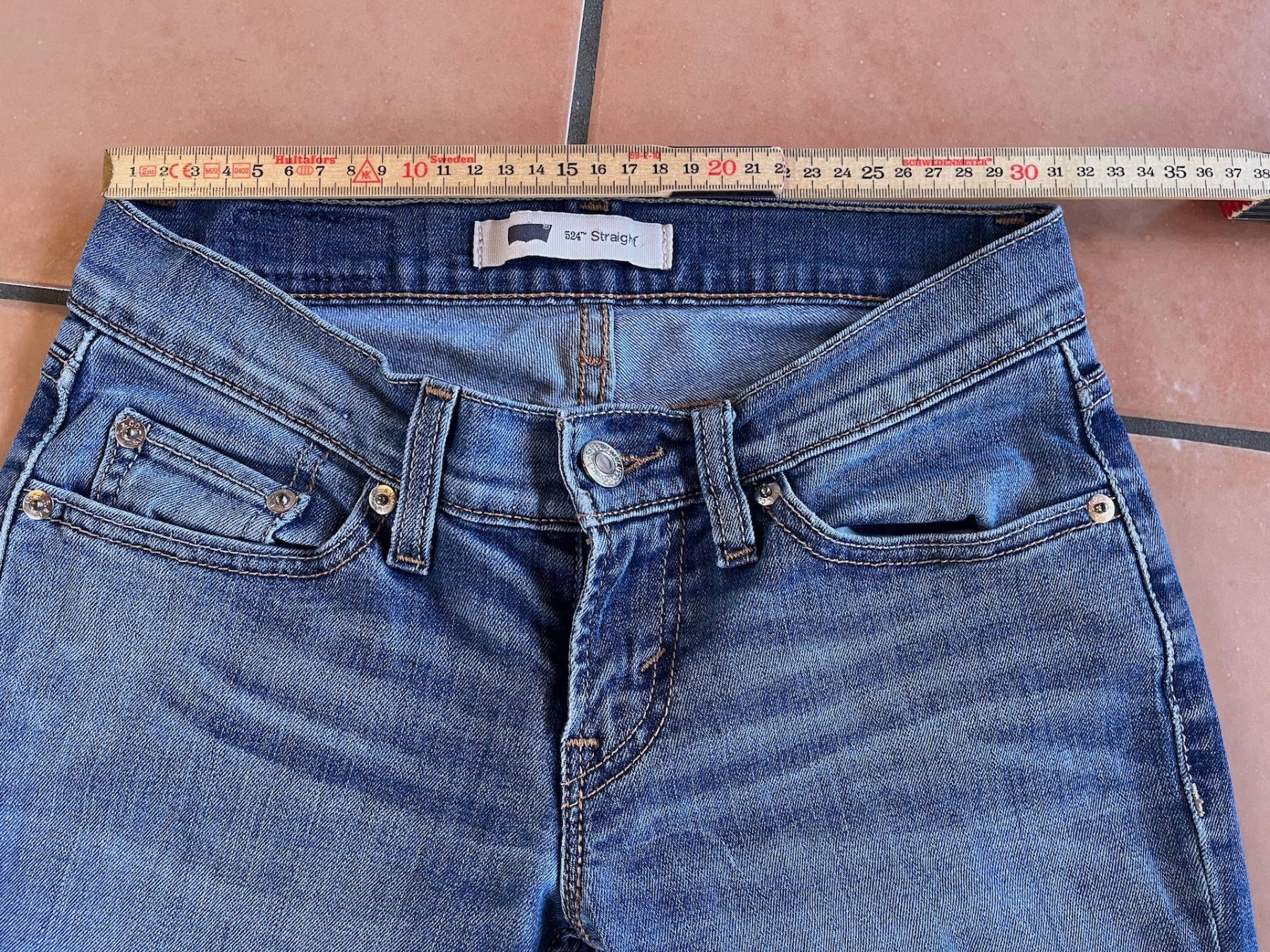 Levi's Jeans: Jeans Levi's 524 Taille W24 L32 – D'occasion à Eclépens par meegogeem 1