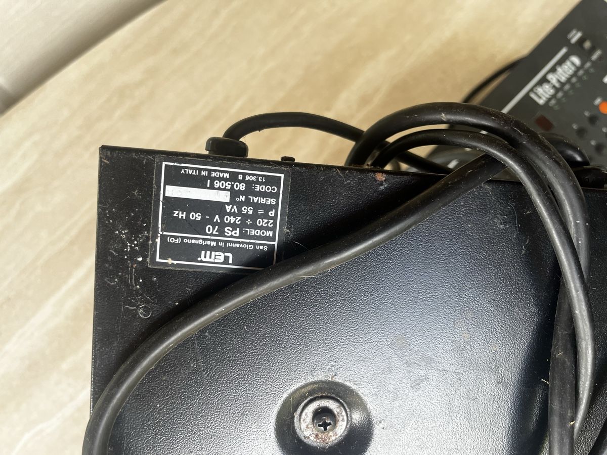 Componenti elettronici: Lighting and power supply distributors- untested – Usato da Hinterkappelen venduto da nic_kzp2 2