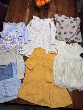 Mädchen-Kleiderpaket Gr. 98/104 – 8-teilig 🌸