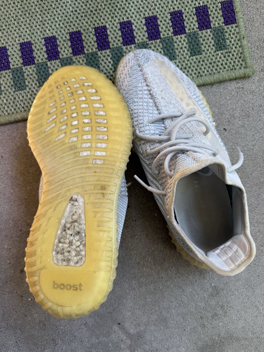 Adidas Scarpe da uomo: Yeezy Cloud White size 12 / 46 – Usato da Zürich venduto da car_v988 3