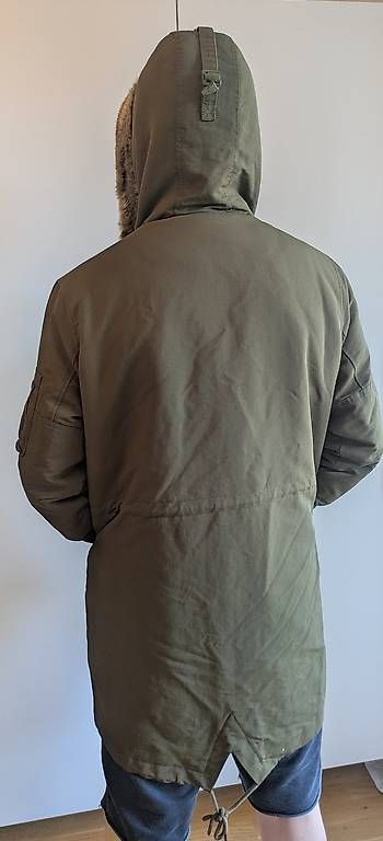 Giacche: Grüne Winterjacke – Usato da Birsfelden venduto da L.L.CoolBean 3