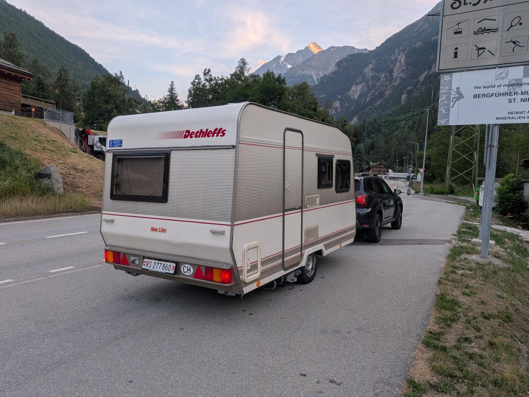 Dethleffs Veicoli da campeggio: Super Wohnwagen Leichtgewicht mit Moover – Usato da St. Niklaus VS venduto da silli89 3