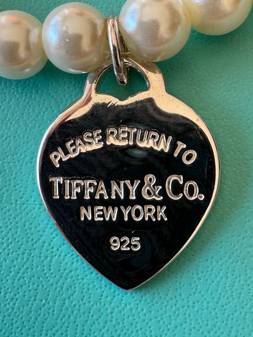 Tiffany & Co. Bracciali & Braccialetti: RETURN TO TIFFANY & CO PERLEN ARMBAND MIT SILBER HERZ – Usato da Binningen venduto da Chaussie 5