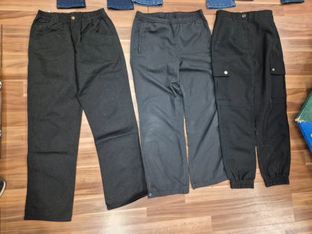 3 Schwarze Hosen im Set, Gr. 152 B9