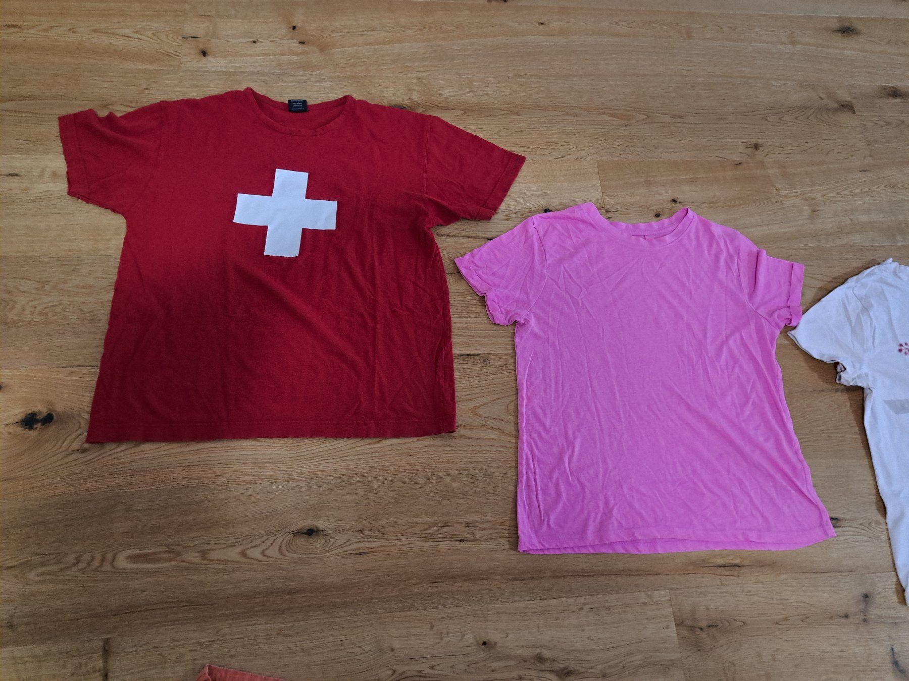 Camicette, T-shirt & Top: Kleiderpaket T-Shirts Mädchen – Usato da Wil SG venduto da Gabri6 2