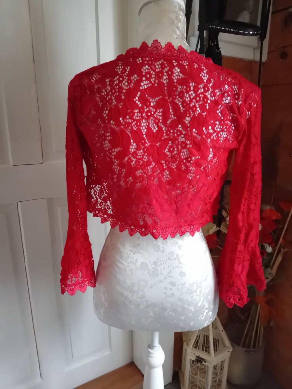 Boléro rouge en dentelle Taille S (Neu und originalverpackt) in Rüthi ...