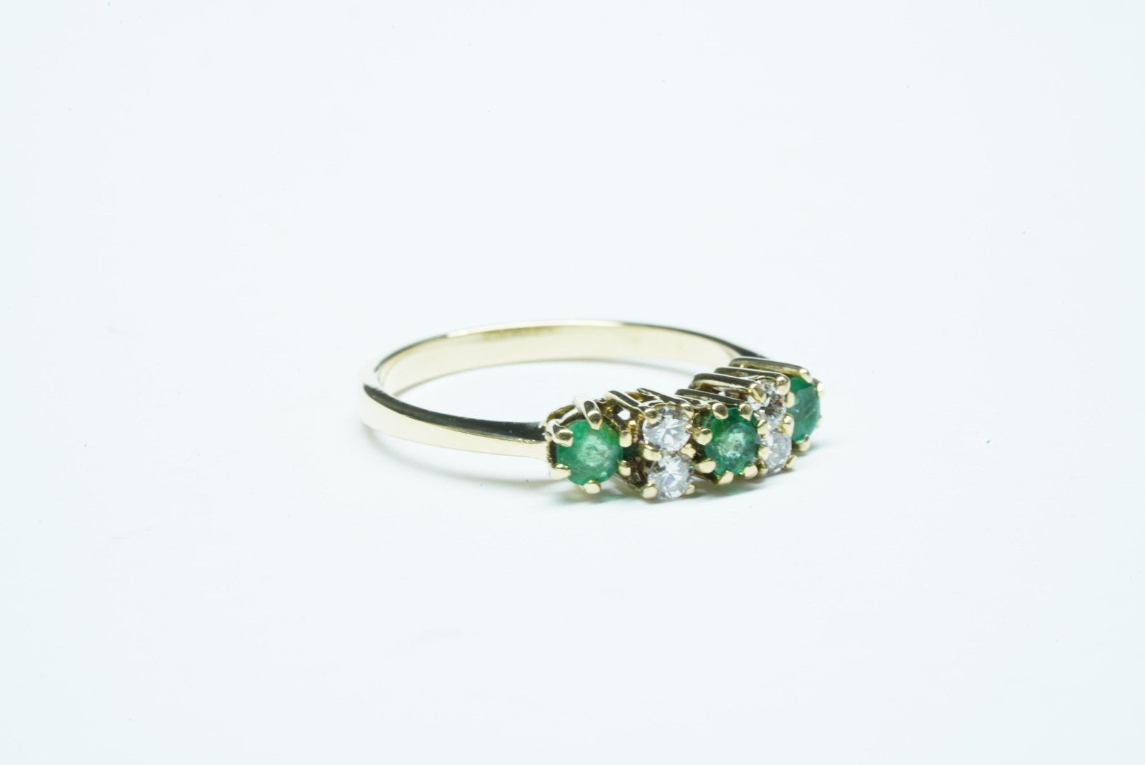 Anelli: Fingerring 14k mit Smaragden und Diamanten – Usato da Bülach venduto da Re-Jewelled 1