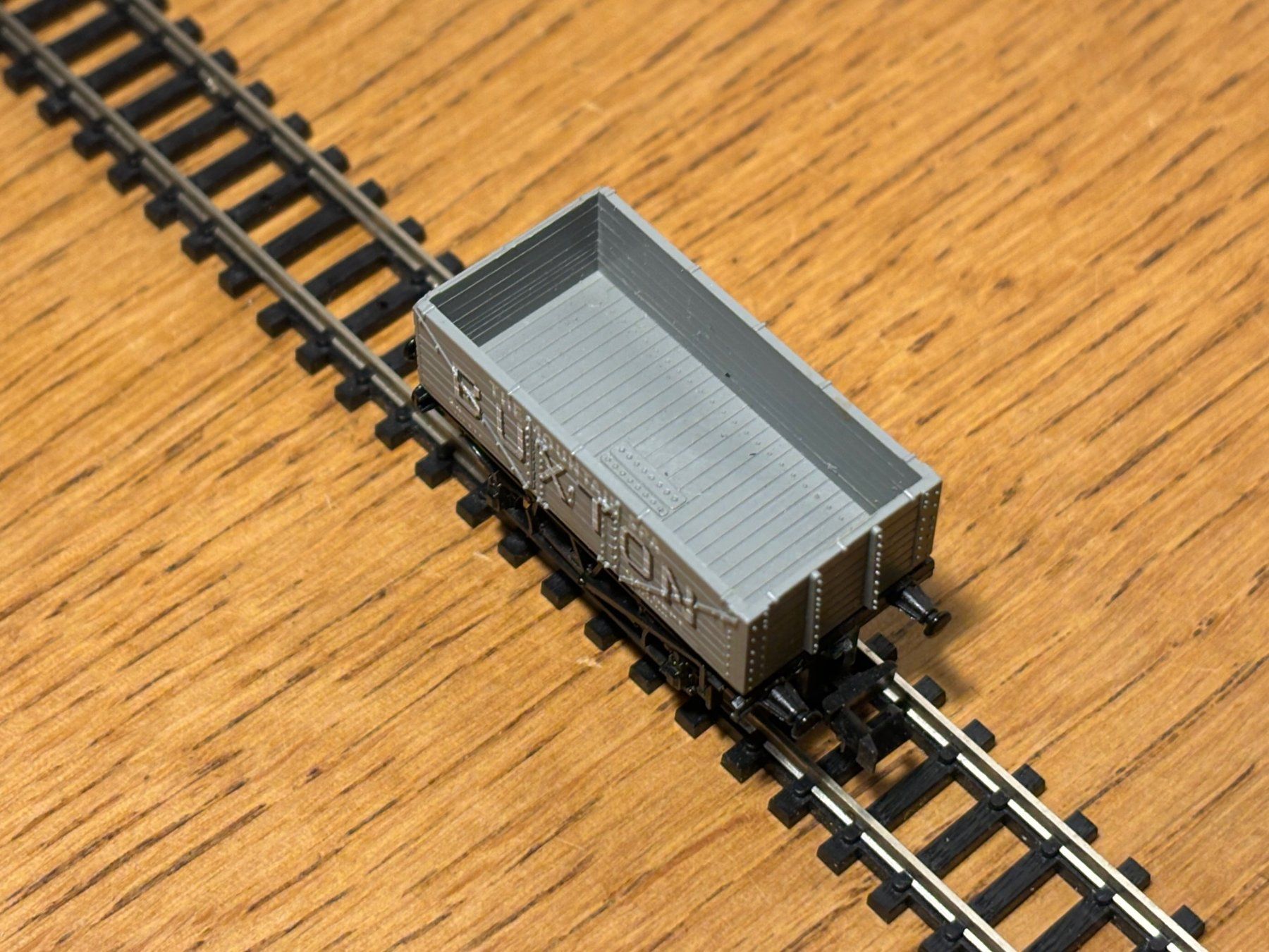 Modellini di ferrovie: *e1254: Güterwagen BUXTON (Spur N)  -  #3 – Nuovo (secondo la descrizione) da Birsfelden venduto da Birs_25 3
