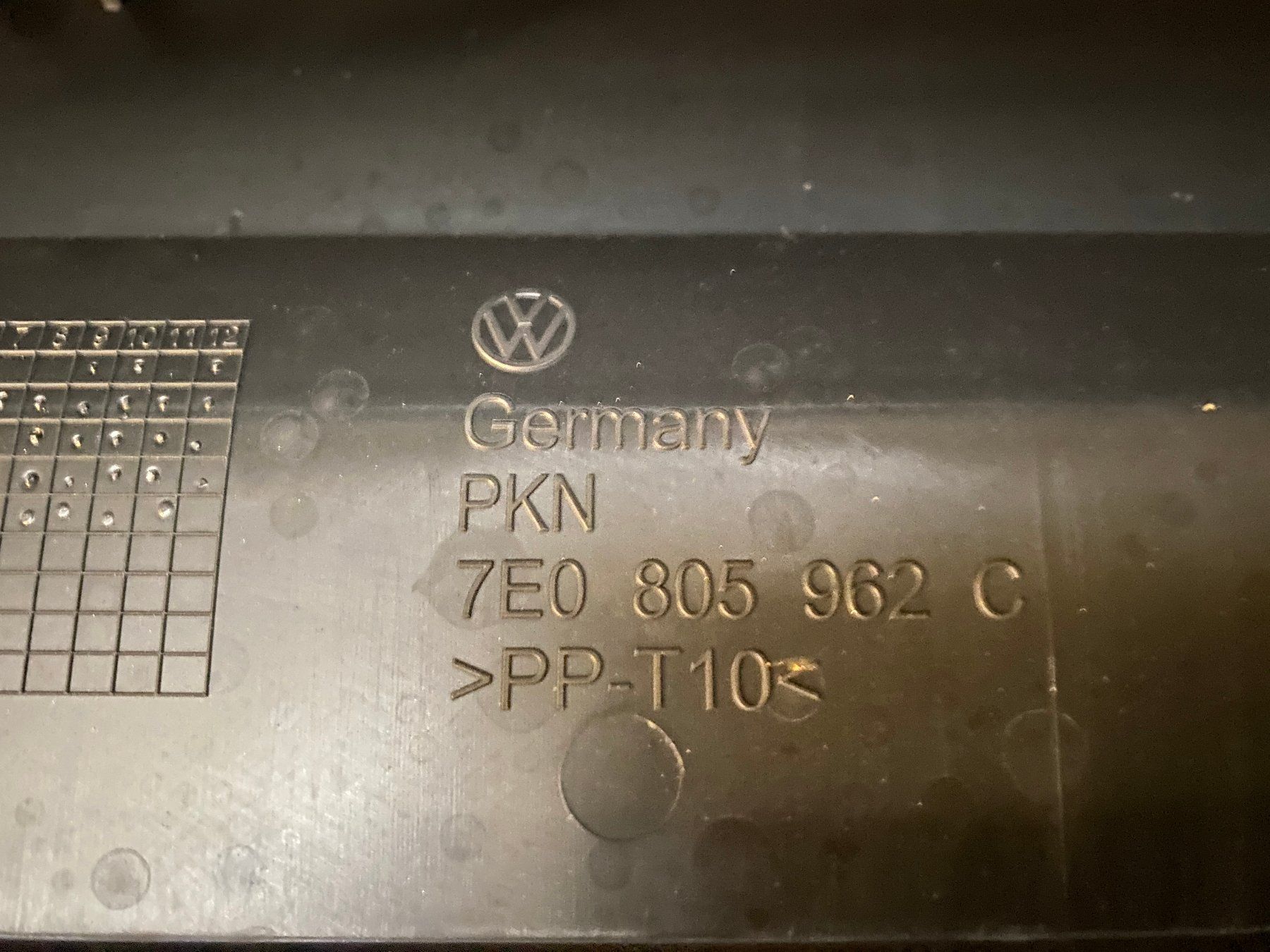 Volkswagen Tutti pezzi di ricambio auto: Stossstange VW T5/T6 – Usato da Alpnach-Dorf venduto da Hess-Automobile 5