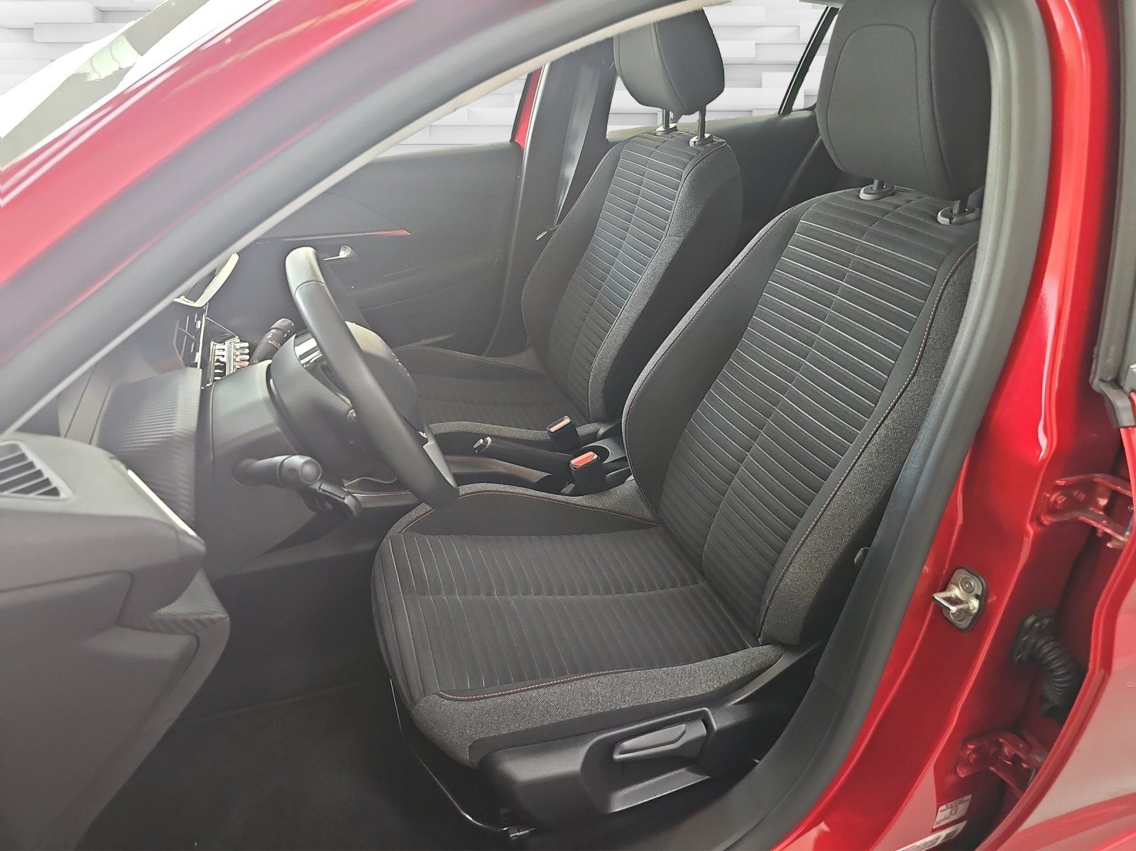 Peugeot Automobili: PEUGEOT 208 1.2 Pure Tech Active Pack – Usato da Conthey venduto da garagedunord 6