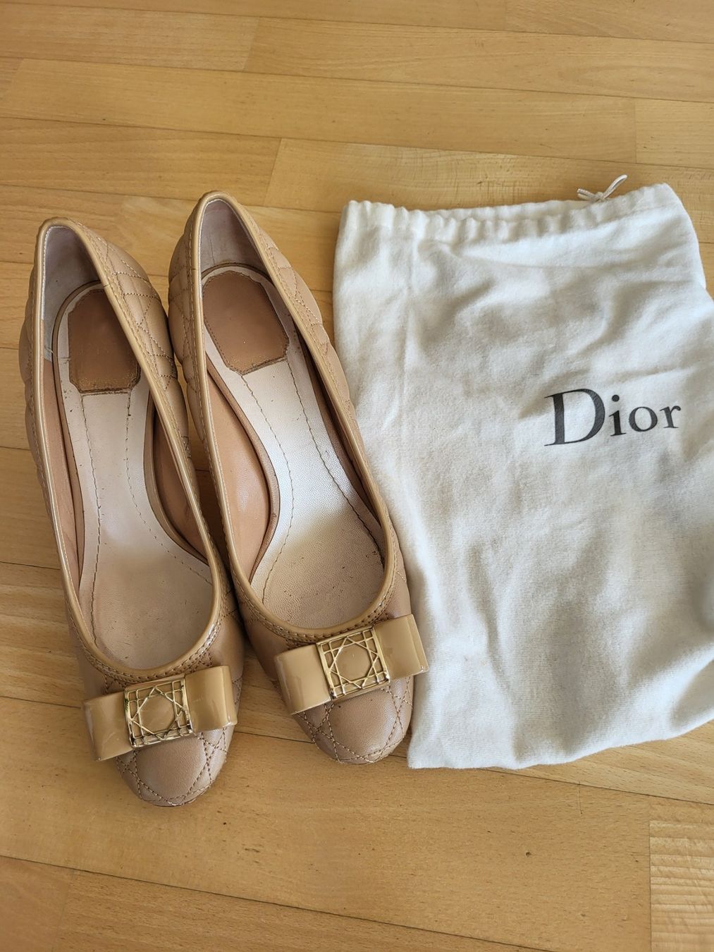Dior Scarpe da donna: DIOR escarpins à talons cuir 41 – Usato da Zumikon venduto da cozurich