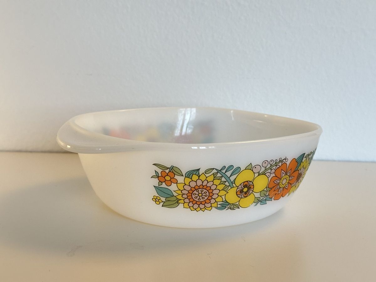 Ciotole: Schöne alte Schüssel mit Blumemuster – Usato da Aadorf venduto da Mason_Bastet