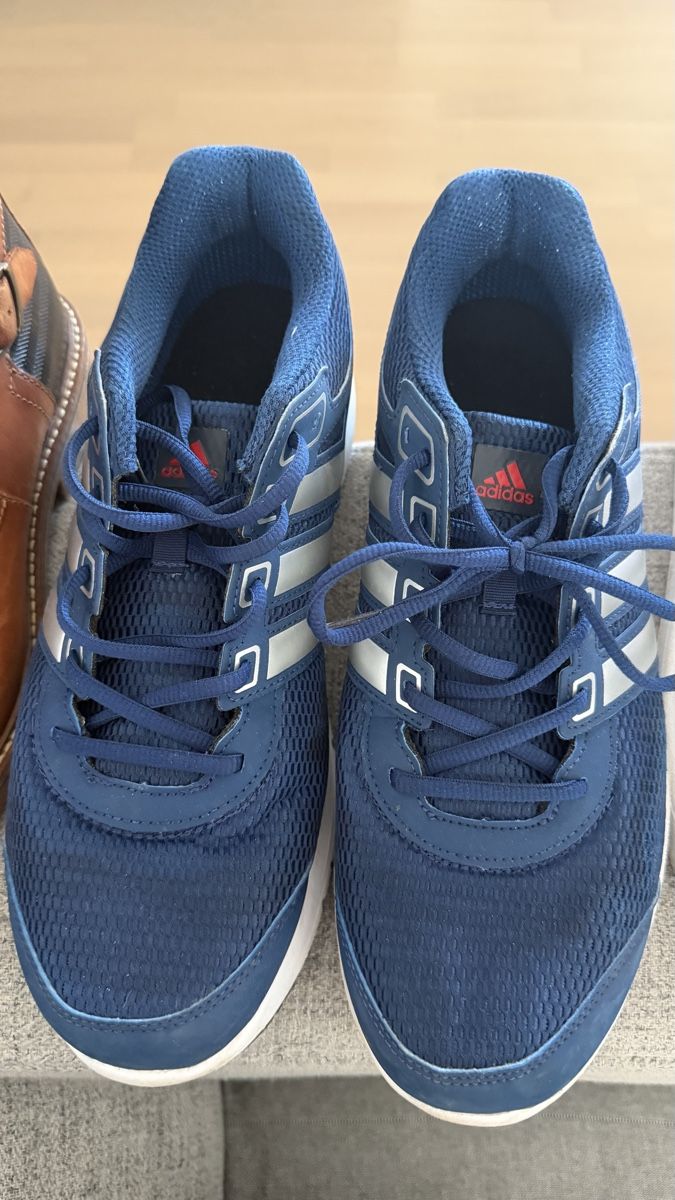 Chaussures hommes: Schuhpaket Grösse 44 – D'occasion à Einsiedeln par M_a_r_c_e_l_o 3