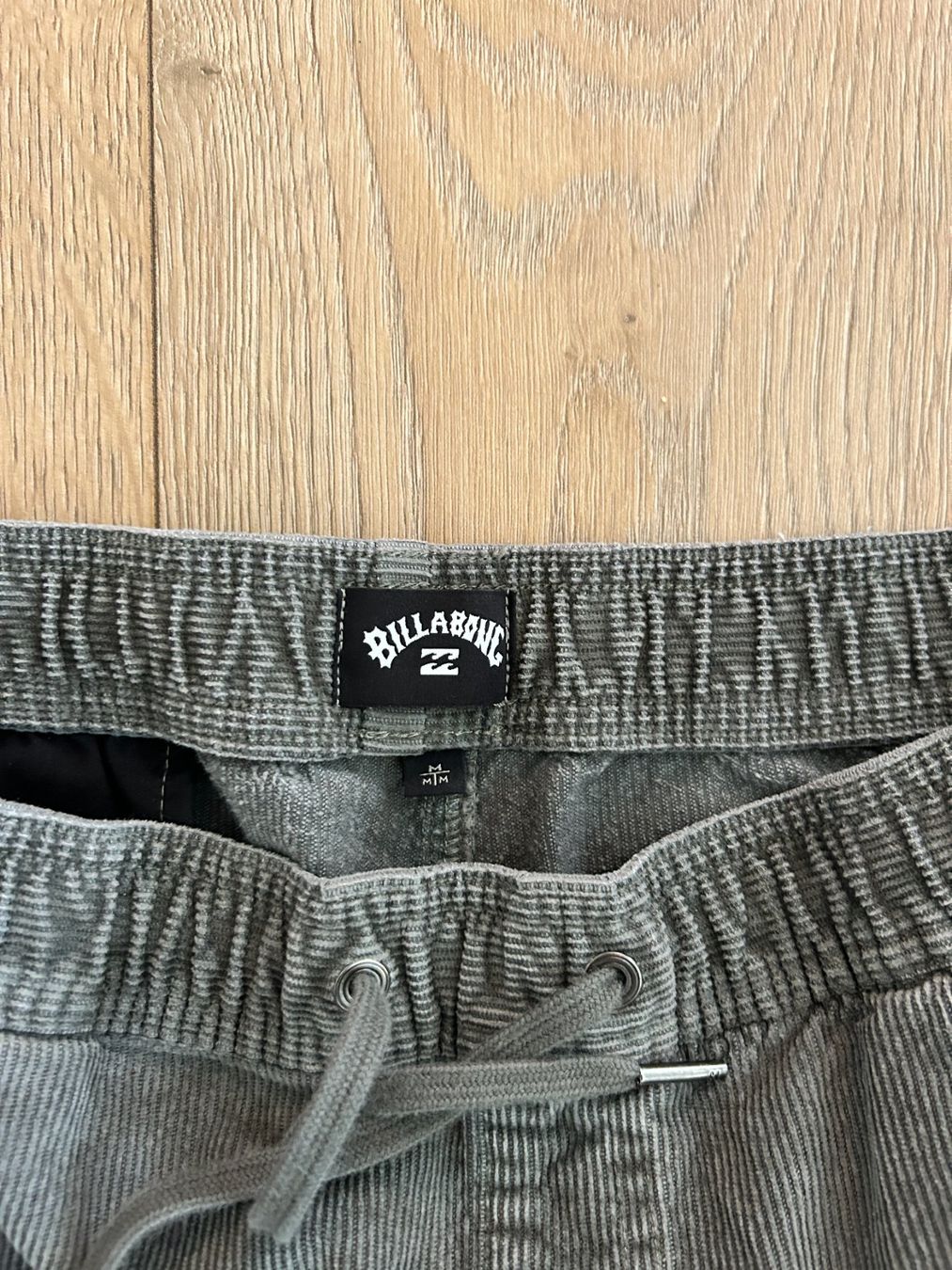 Billabong Pantaloni: Billabong Cord Hose M – Usato da Domat/Ems venduto da Sanpan 1