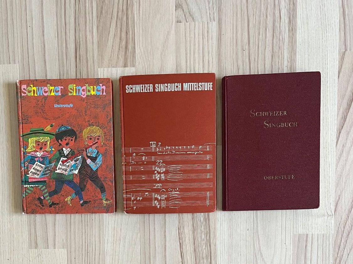 Libri: 3 SCHWEIZER SINGBÜCHER Unterstufe / Mittelstufe / Oberstufe – Usato da Islikon venduto da sav_m8xk