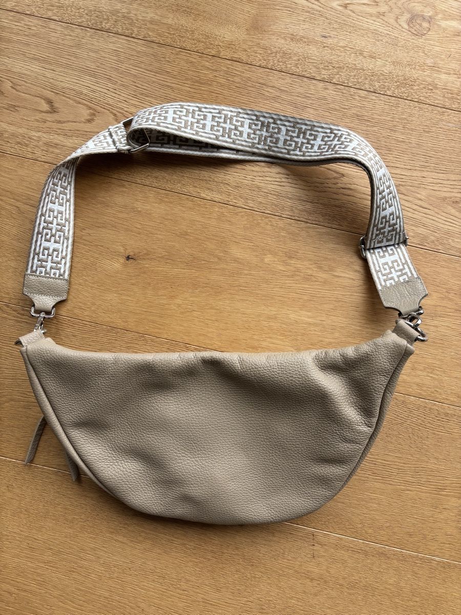 Sacs femmes: Leder Bauchtasche – D'occasion à Walenstadt par Flaenk99 1