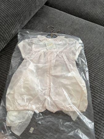 Taufstrampler Sommer Mädchen 62 Zartrosa mit weisser Spitze