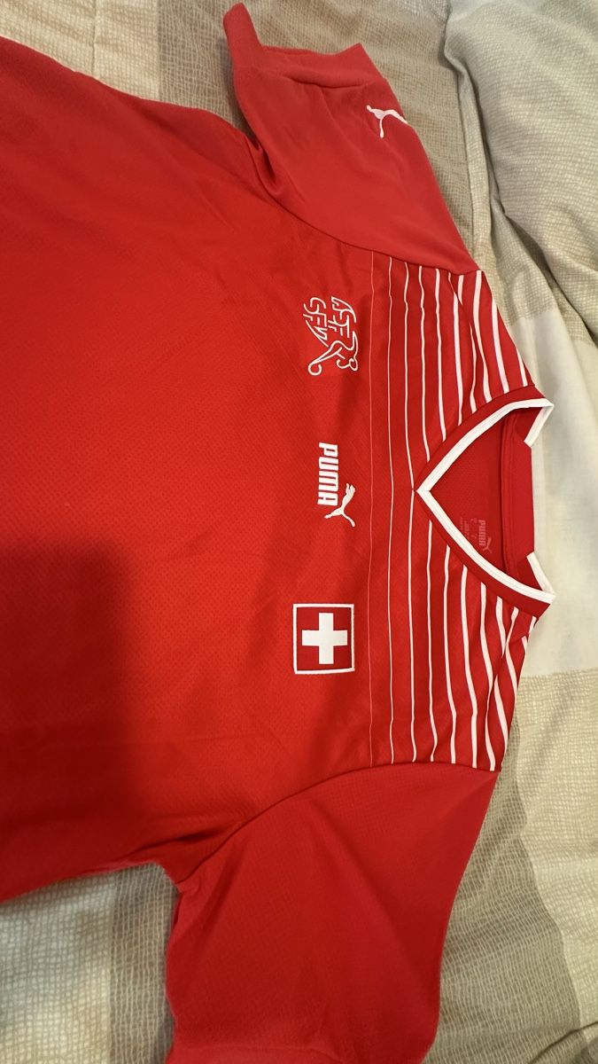 Puma Canottiere & Pantaloni: Switzerland Jersey 2024/2025 – Nuovo (secondo la descrizione) da Oberrieden venduto da jon_5cl2 2