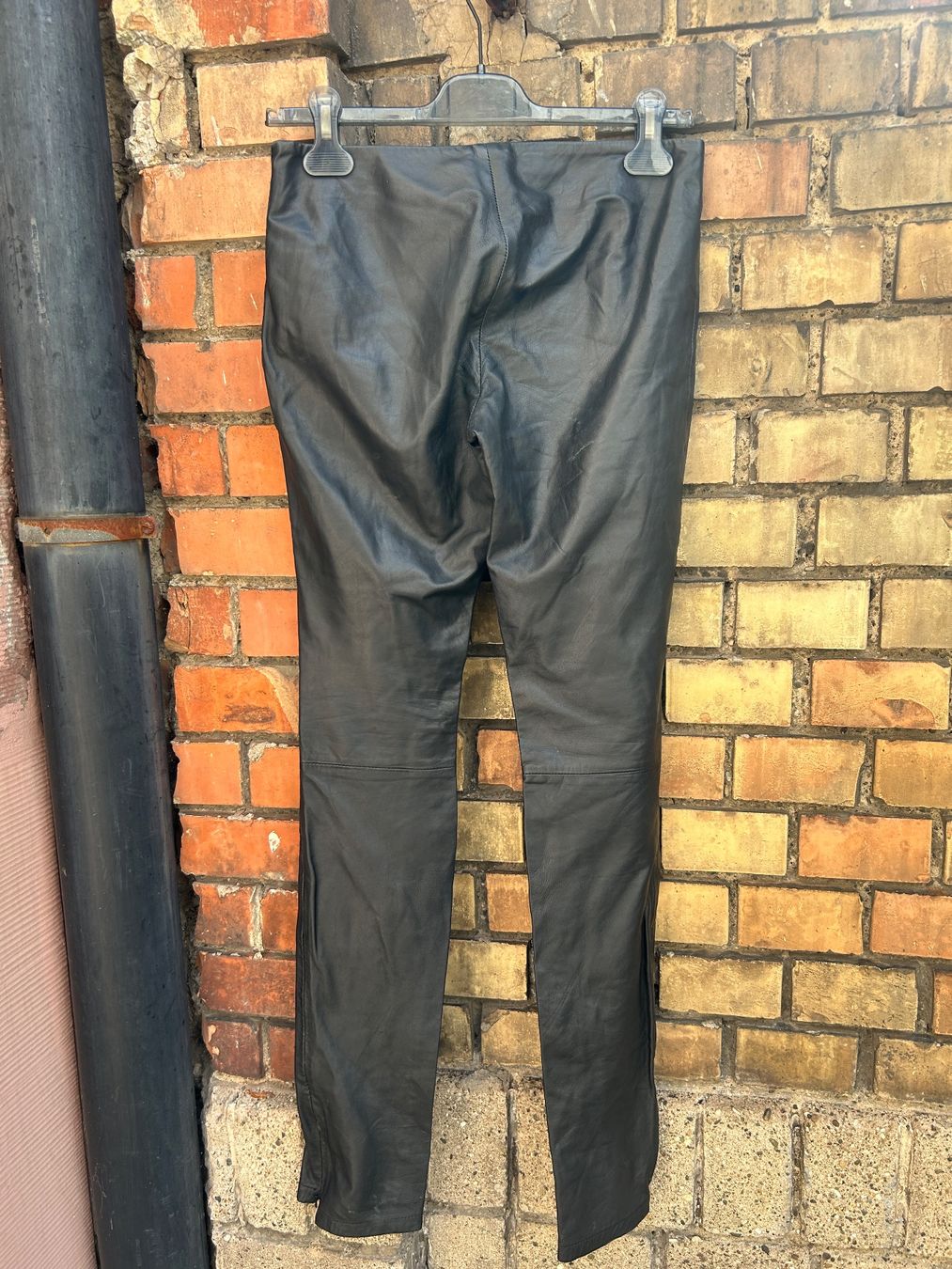 Kookai Leggings: Kookai leather leggings – Usato da basel venduto da wastedworld 3