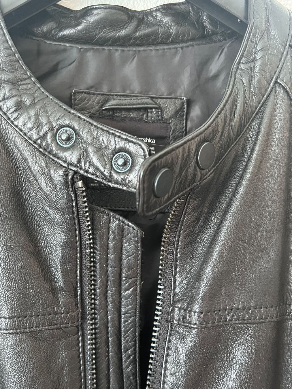 Bershka Giacche: Veste en cuir noir profond – Usato da La Chaux-de-Fonds venduto da art_x8mz 3