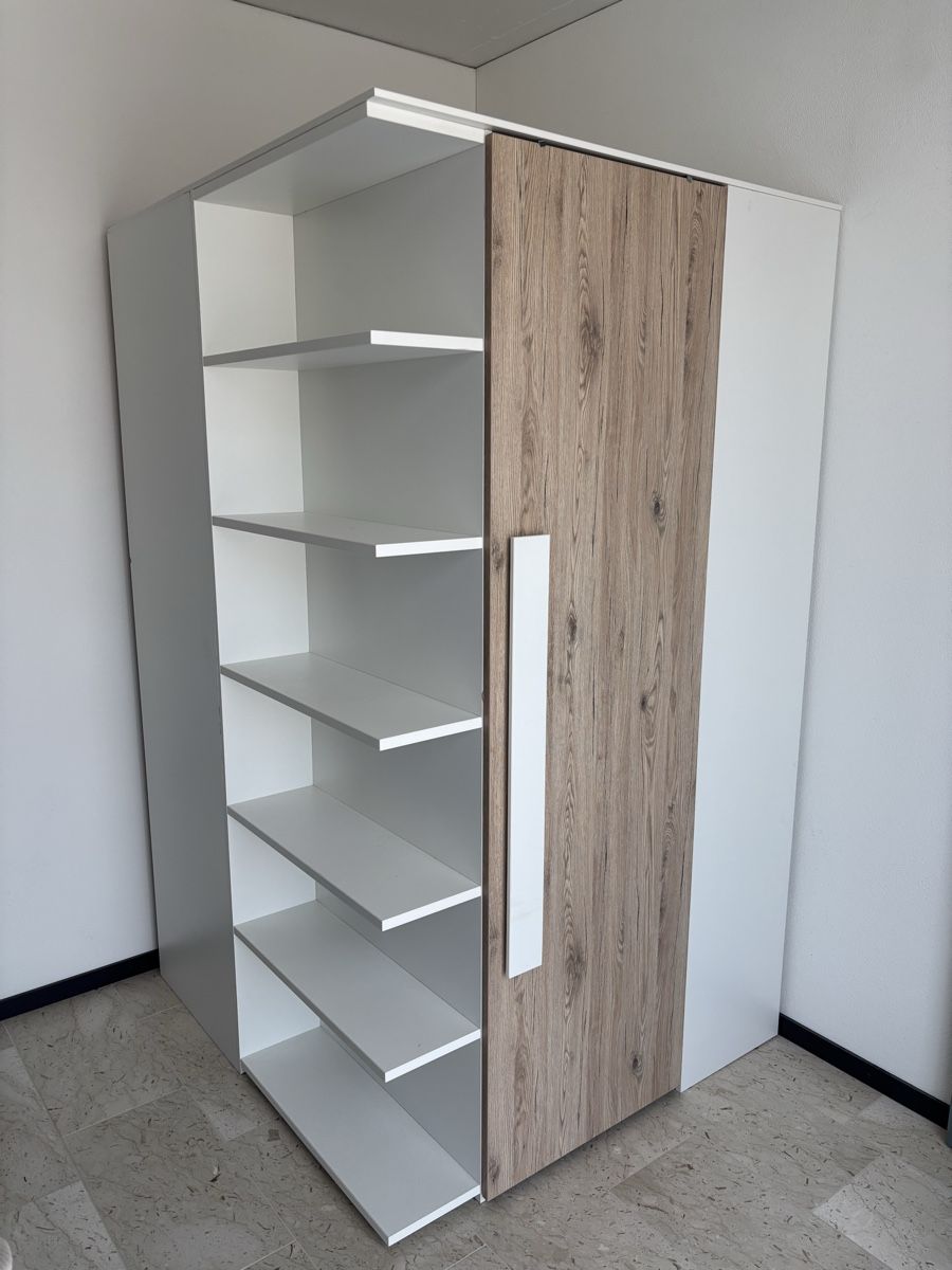 Schränke: Schrank – Gebraucht aus Kloten von NicosK01