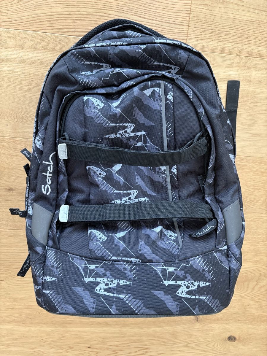 Satch Borse & Zaini: Schulrucksack Satch, wie neu, schwarz/grau – Usato da Baar venduto da TBorek