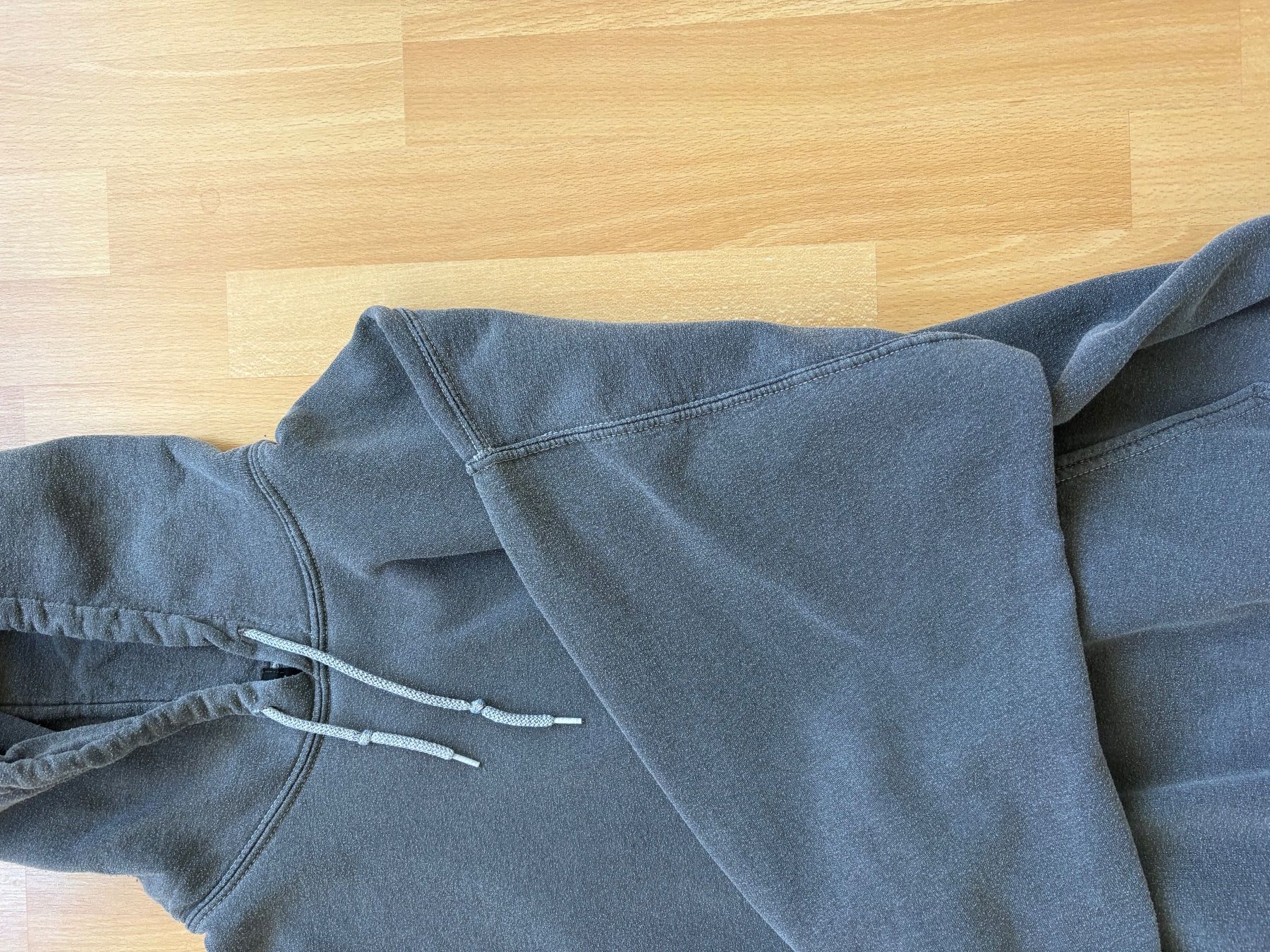 Pullover & Sweatshirts: BDG Kapuzenpullover – Gebraucht aus Orpund von Stepach 1