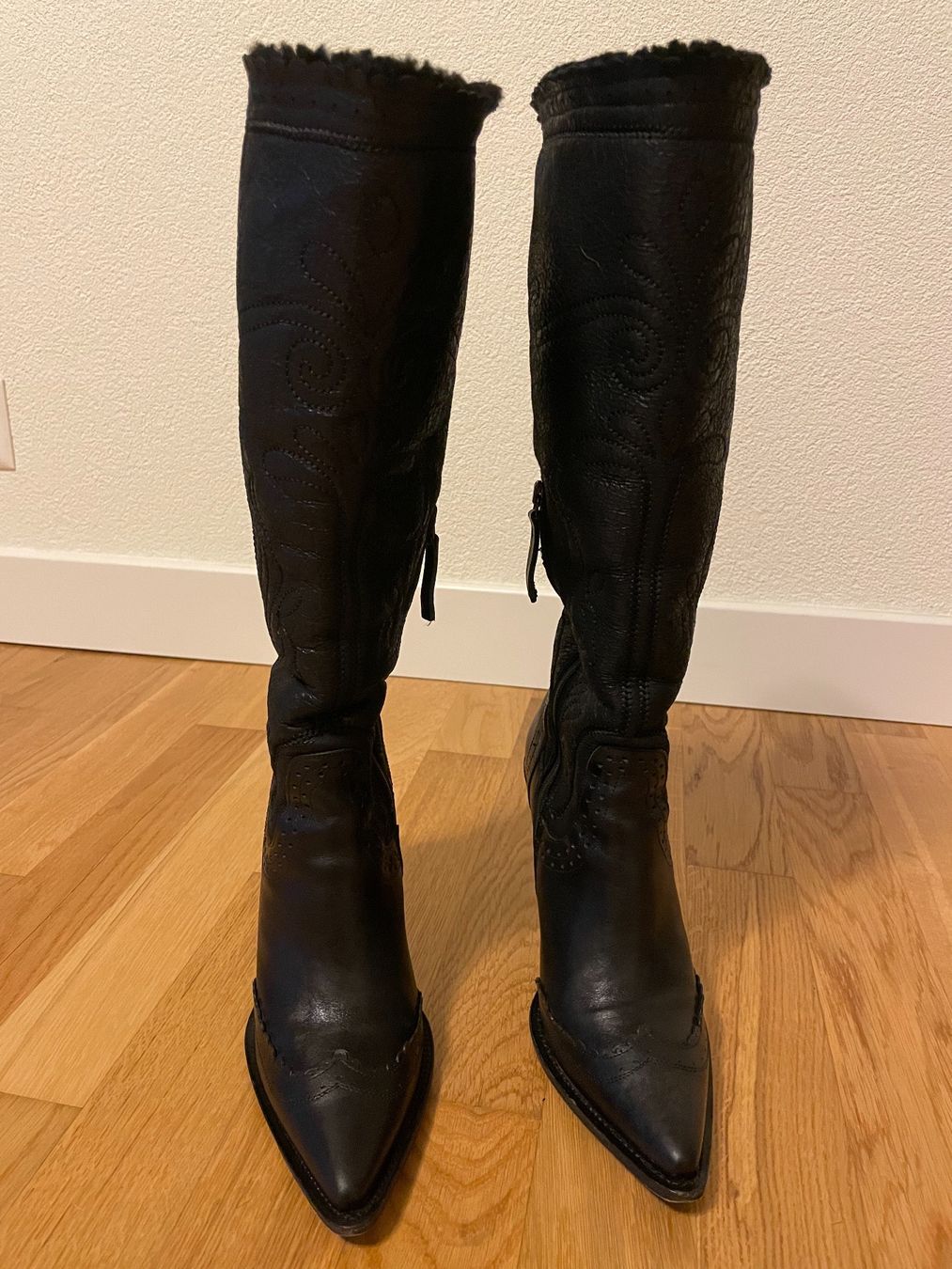 Ermanno Scervino Damenschuhe: Stiefel Ermanno Scervino Cowboy Stil – Gebraucht aus Richterswil von IrynaL 1