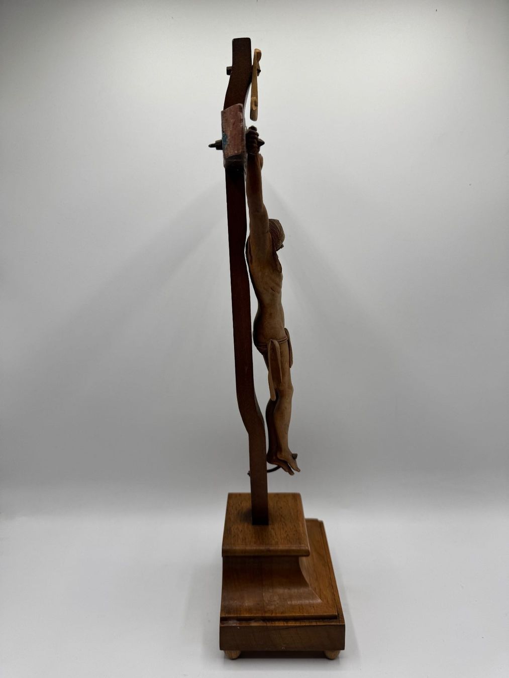 Statuette: Holz-Kruzifix mit Jesus Figur – Usato da Sachseln venduto da BONATI01 7