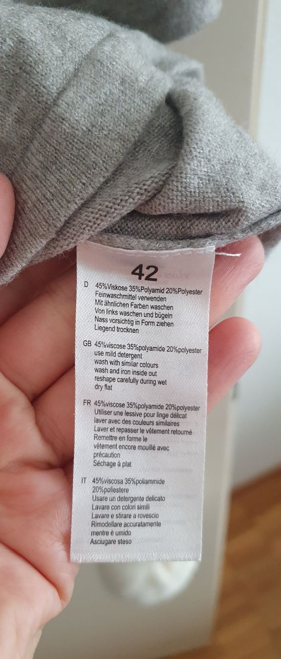 Pullover & Sweatshirts: Pullover Grösse 42 – Gebraucht aus Neuenhof von mariah05 2