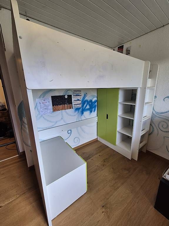 Ikea Letti: Hochbett mit Kleiderschrank und Kommode – Usato da Zufikon venduto da Talfulano