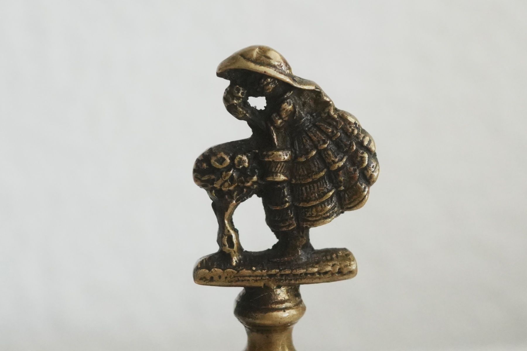 Campanacci mucche: Messing-Glocke, Schäferin mit Lamm, Vintage, 10 cm, klingend – Usato da Volketswil venduto da HeredisAntiques 2