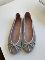 Pretty Ballerinas, Top Zustand, Gr. 40, hellgrau