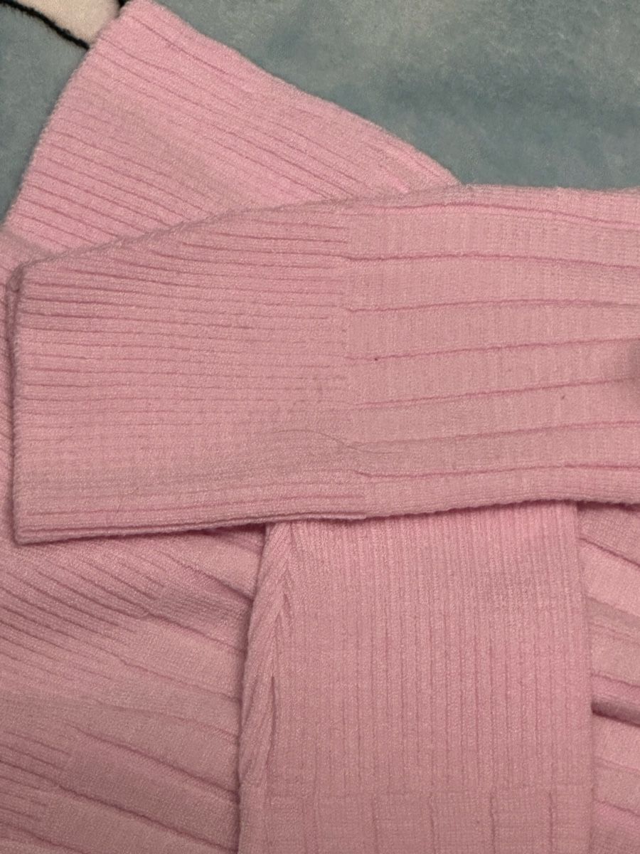 Pullover & Sweatshirts: Pink Turtleneck Sweater – Gebraucht aus Zofingen von cva_w7vn 2