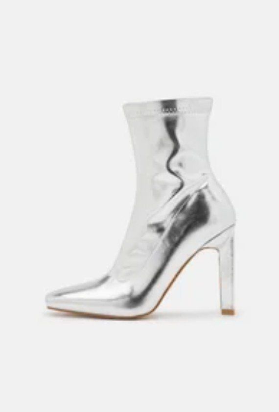 Scarpe da donna: Bottines argentées / Silver boots – Usato da Lausanne venduto da avaria