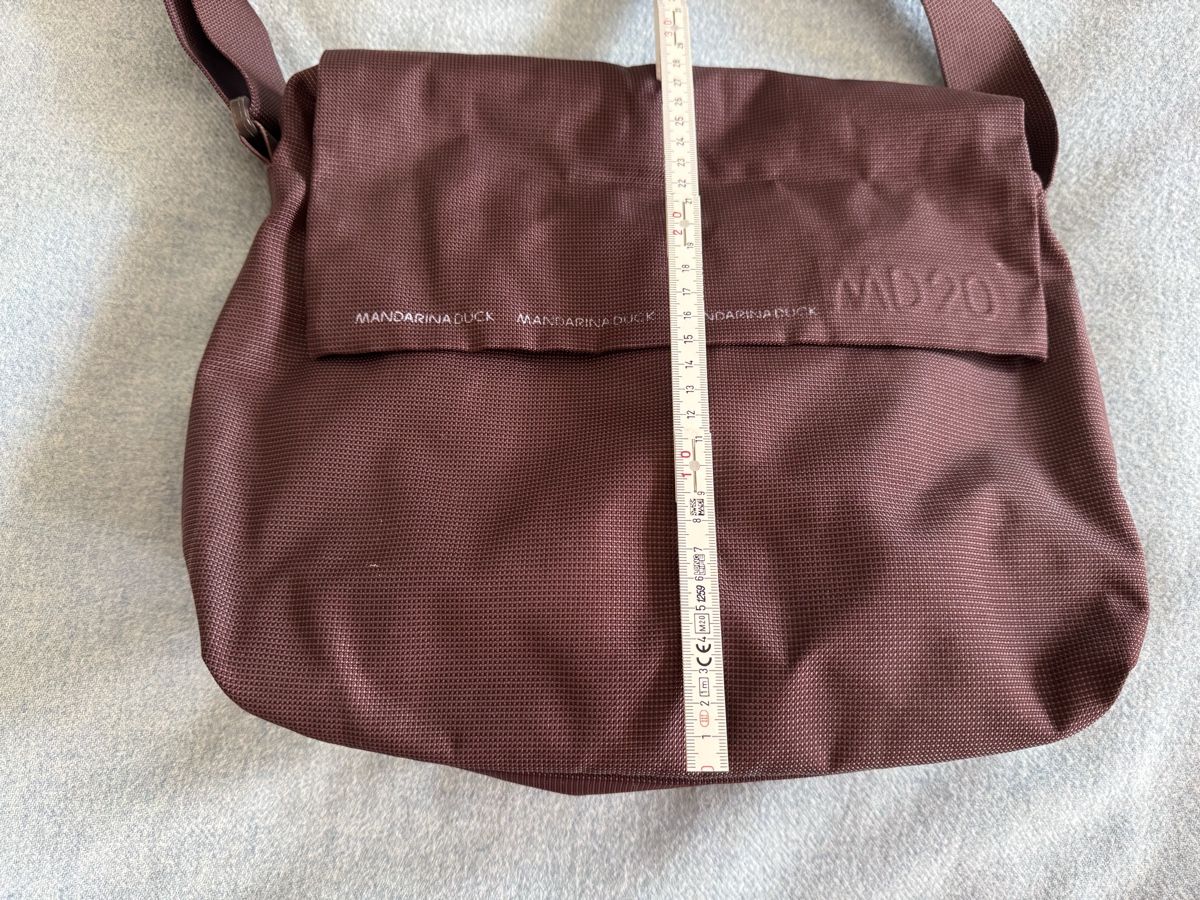 Taschen für Damen: MANDARINA DUCK MD20 Umhängetasche Polyester braun – Gebraucht aus Saas-Fee von omn_5qkz 8
