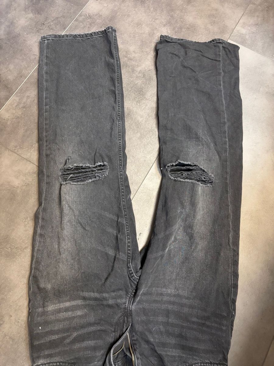 Bershka Jeans: 4 Jeans Hosen von Bershka und Pull&Bear – Usato da Therwil venduto da vin_fx2q 7