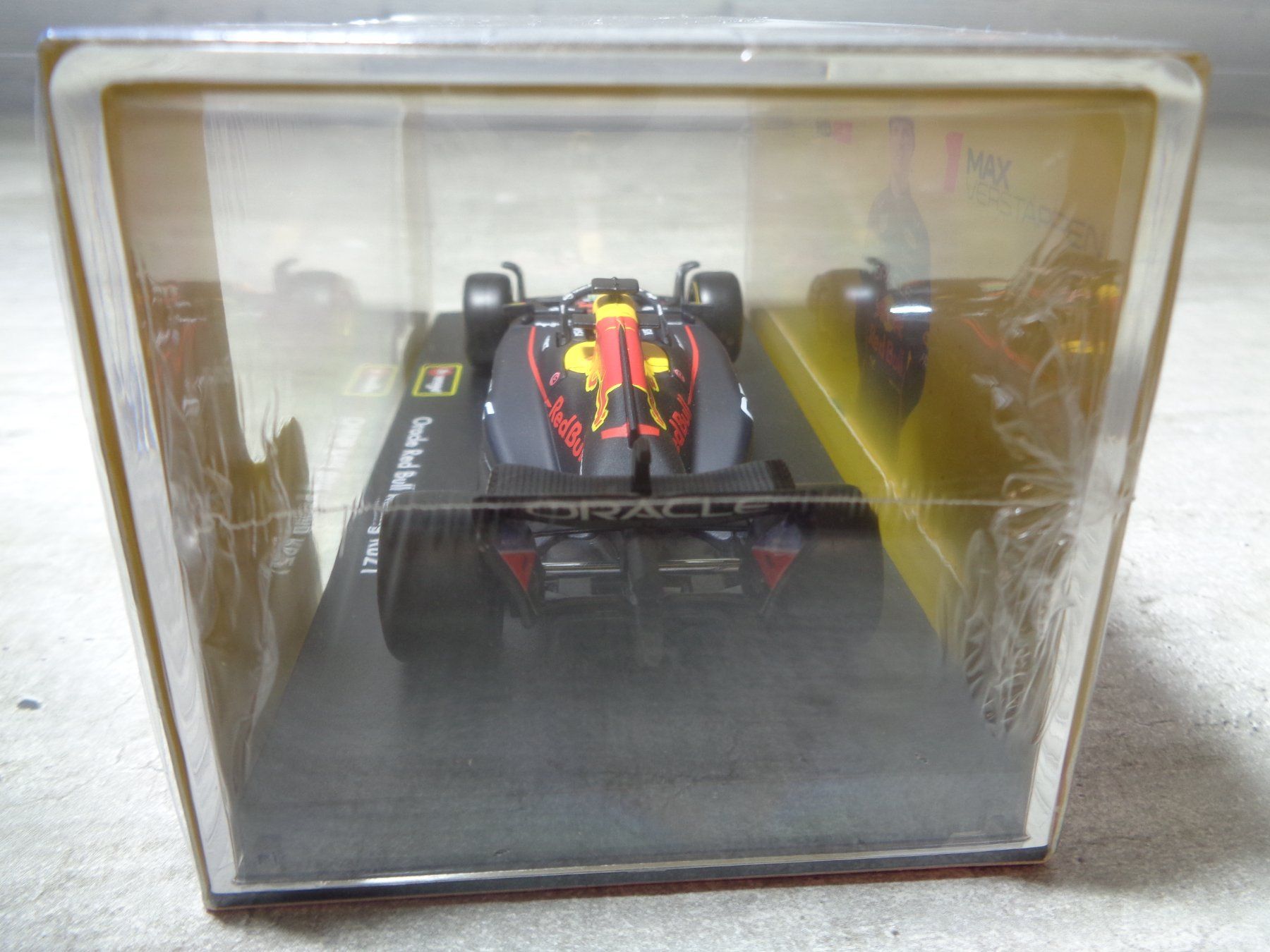 HTLNUZD Bburago 1:43 2022 F1 Champion Racing RB18#1 Formula Max Verstappen 1/43 NO.1 Modèle de voiture de collection en alliage moulé sous pression Noir
