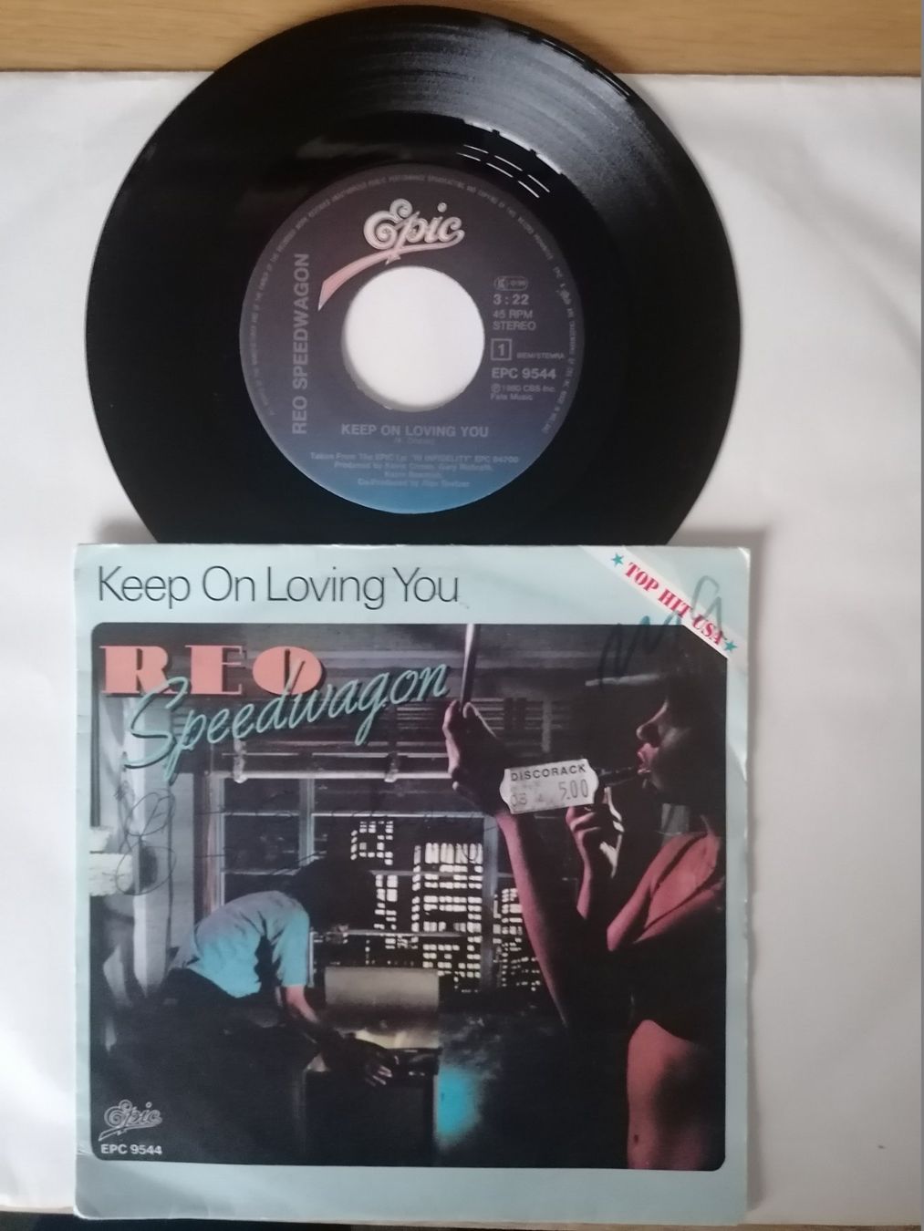 Dischi in vinile: REO Speedwagon - Keep on loving you - Single Schallplatte – Usato da Beinwil am See venduto da Funkthesizer