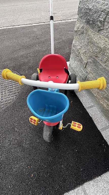 Veicoli per bambini: Puky Dreirad mit Schiebestange – Usato da Mosnang venduto da Com89 3