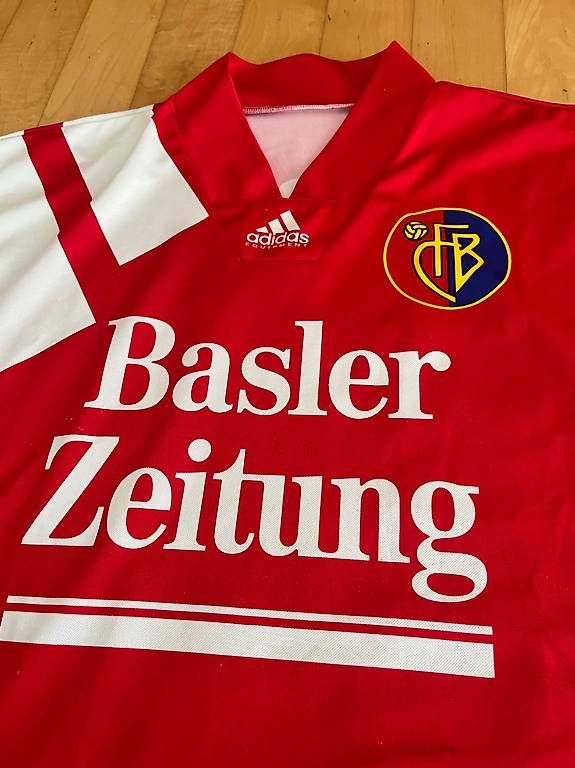 FC Basel Canottiere & Pantaloni: FC Basel Heimtrikot 1994, grösse M – Usato da Allschwil venduto da Manolictus 4