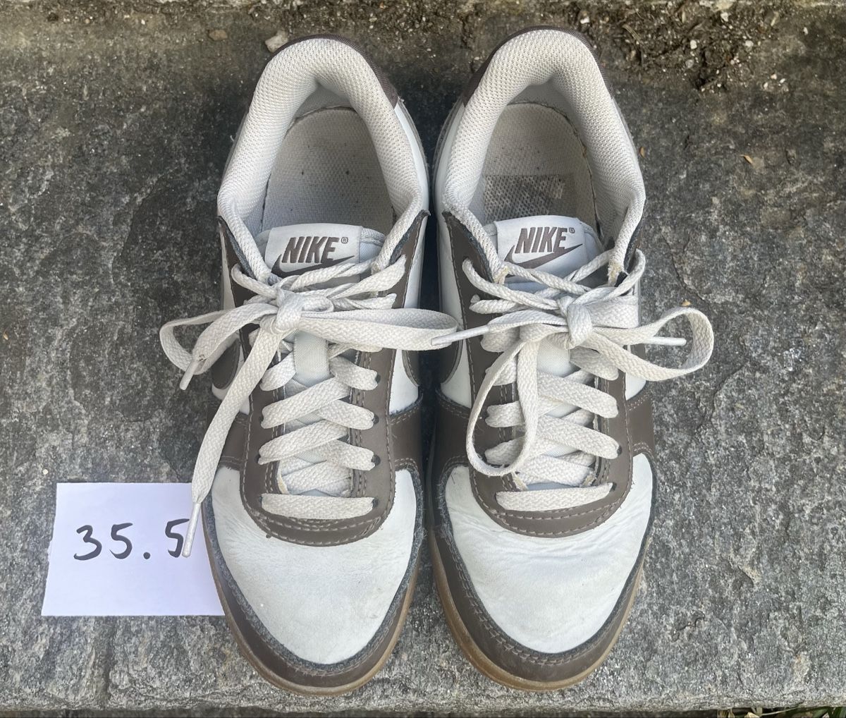 Nike Schuhe für Mädchen: Nike Sneakers/Turnschuhe Grösse 35,5 – Gebraucht aus Jonschwil von Theswissmiss