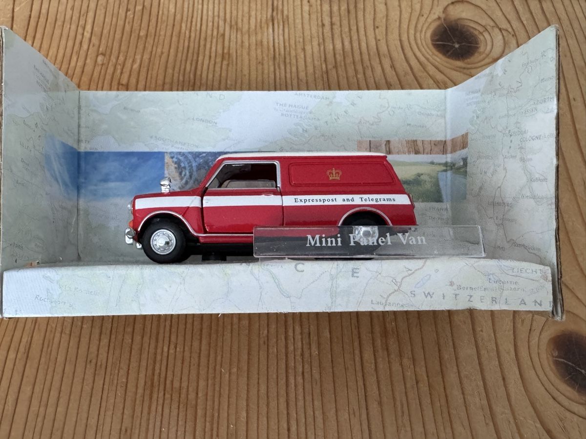 Modellautos: Mini Panel Van, Cararama 1/43, Expresspost, Top Zustand! – Neu und originalverpackt aus Ibach von jansim 1
